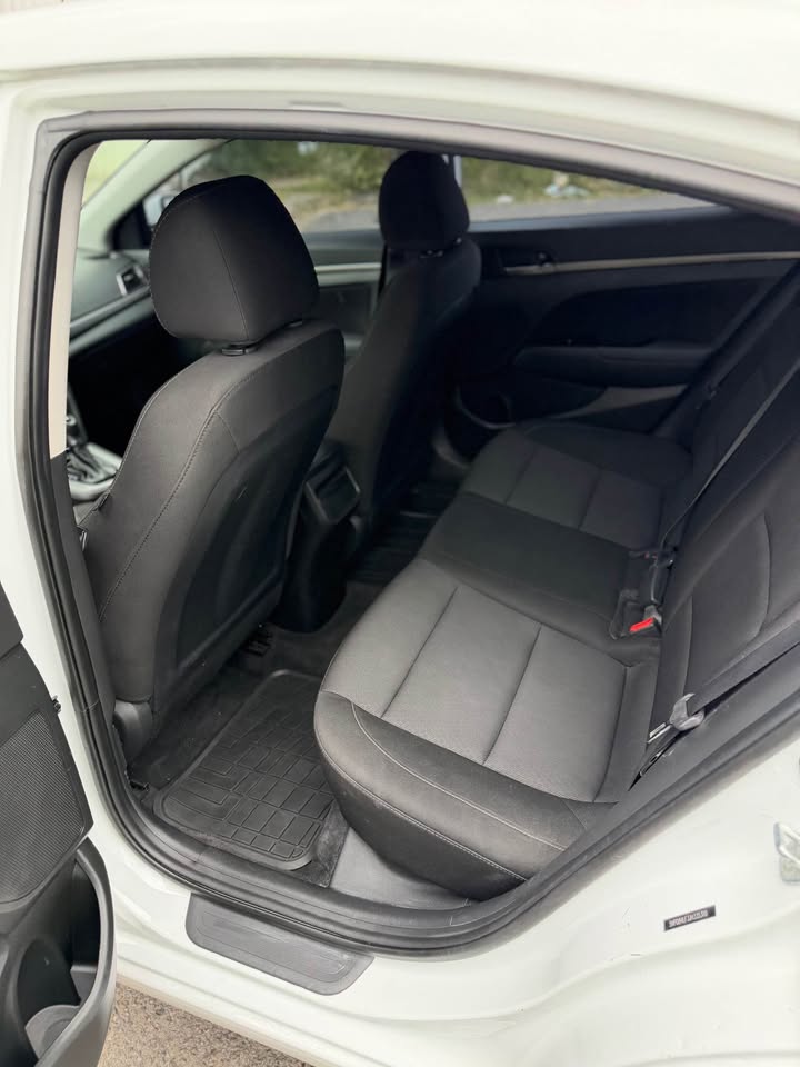 2018 Hyundai Elantra - foto 5