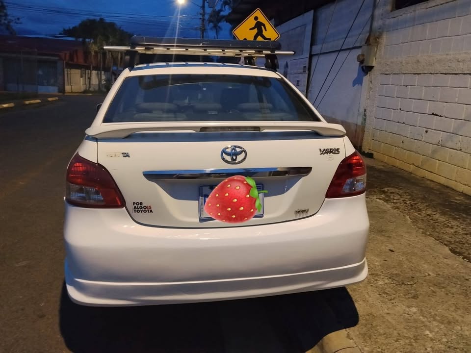 2008 Toyota Yaris - foto 5