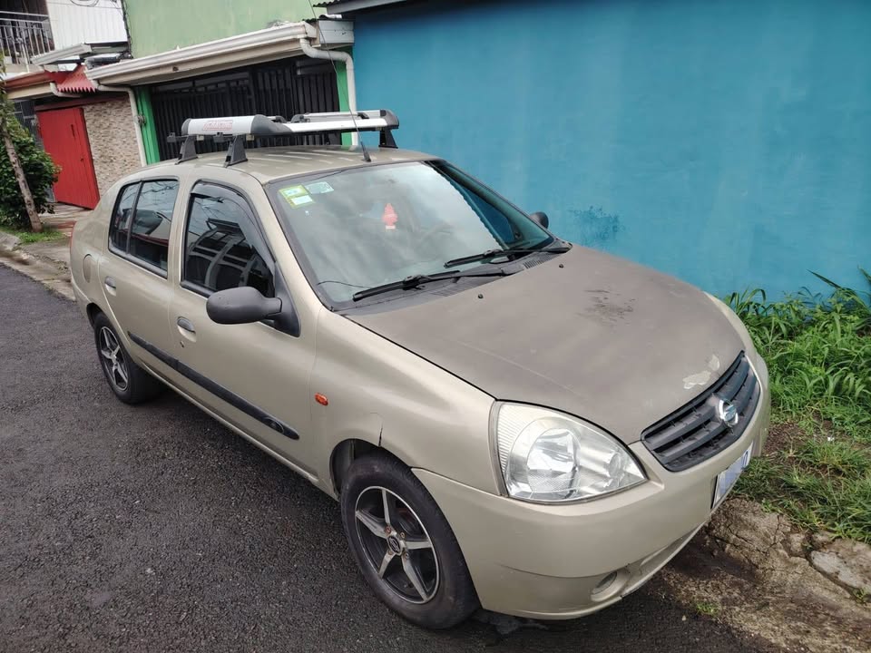 2003 Nissan Platina - foto 2