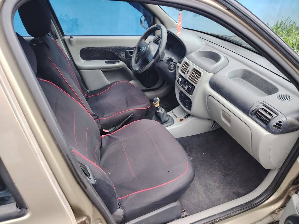 2003 Nissan Platina - foto 5