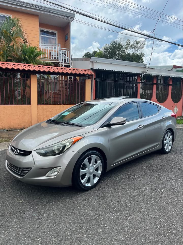 2012 Hyundai Elantra - foto 2