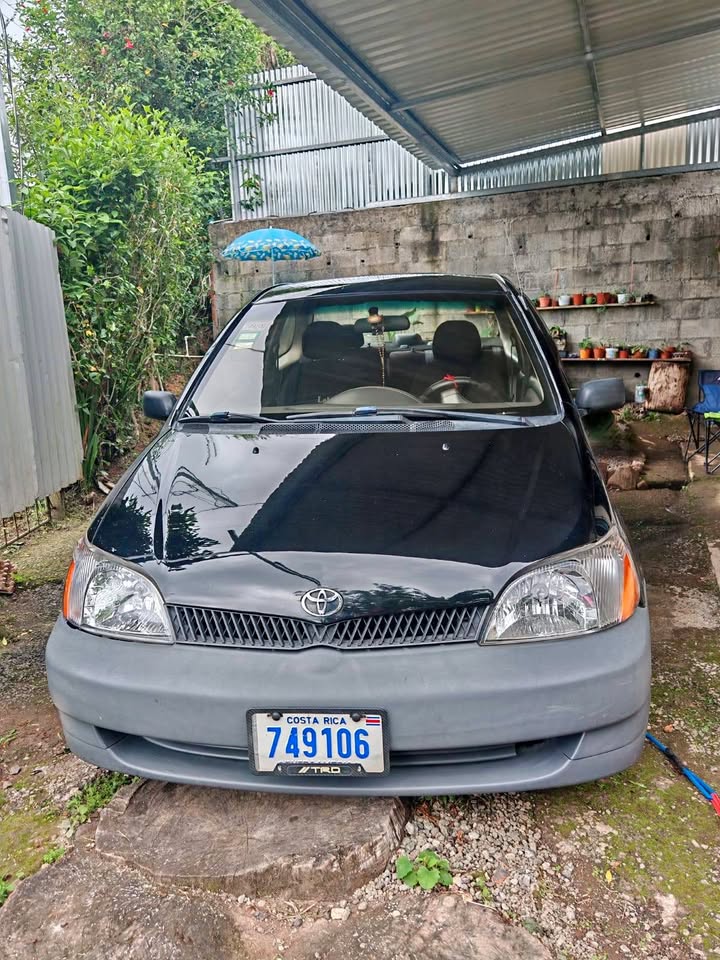 2000 Toyota Yaris - foto 1