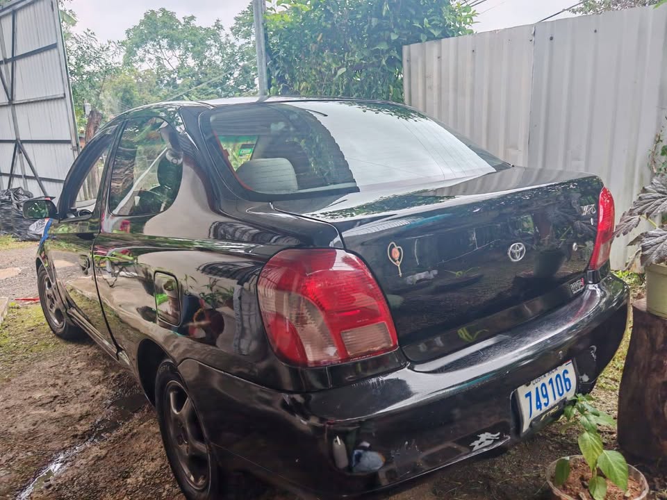 2000 Toyota Yaris - foto 3