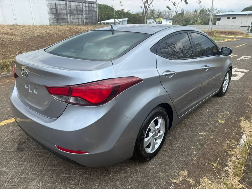 2015 Hyundai Elantra - foto 4