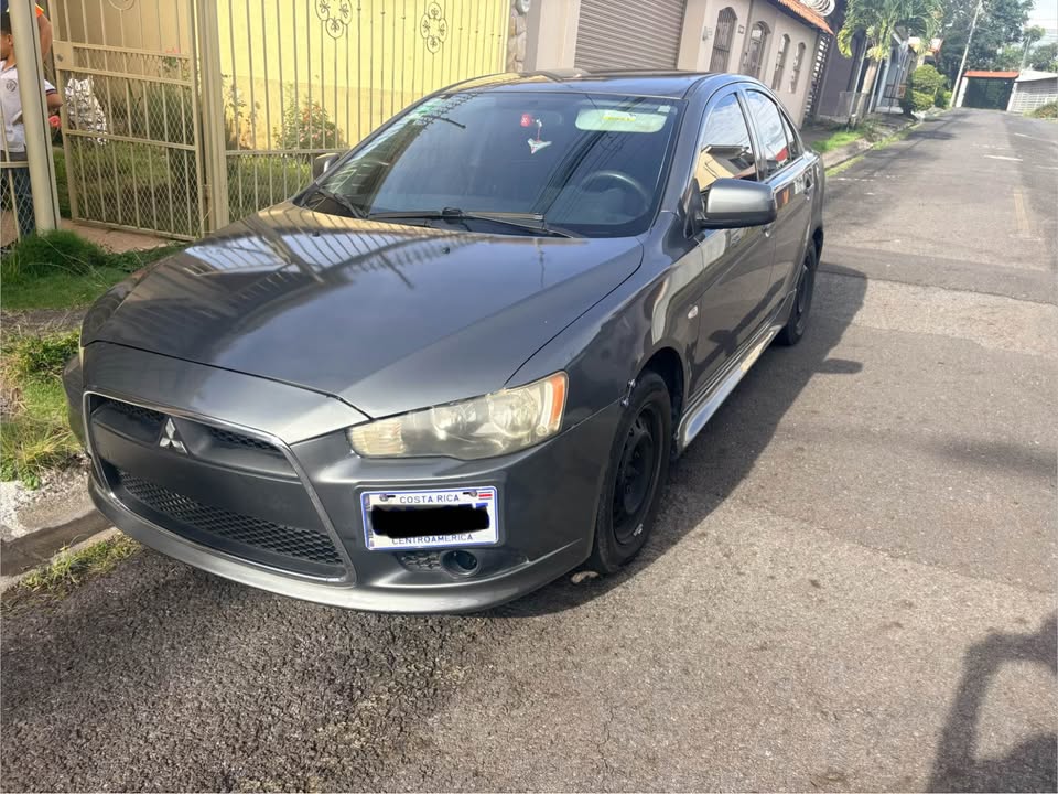 2010 Mitsubishi Lancer - foto 2