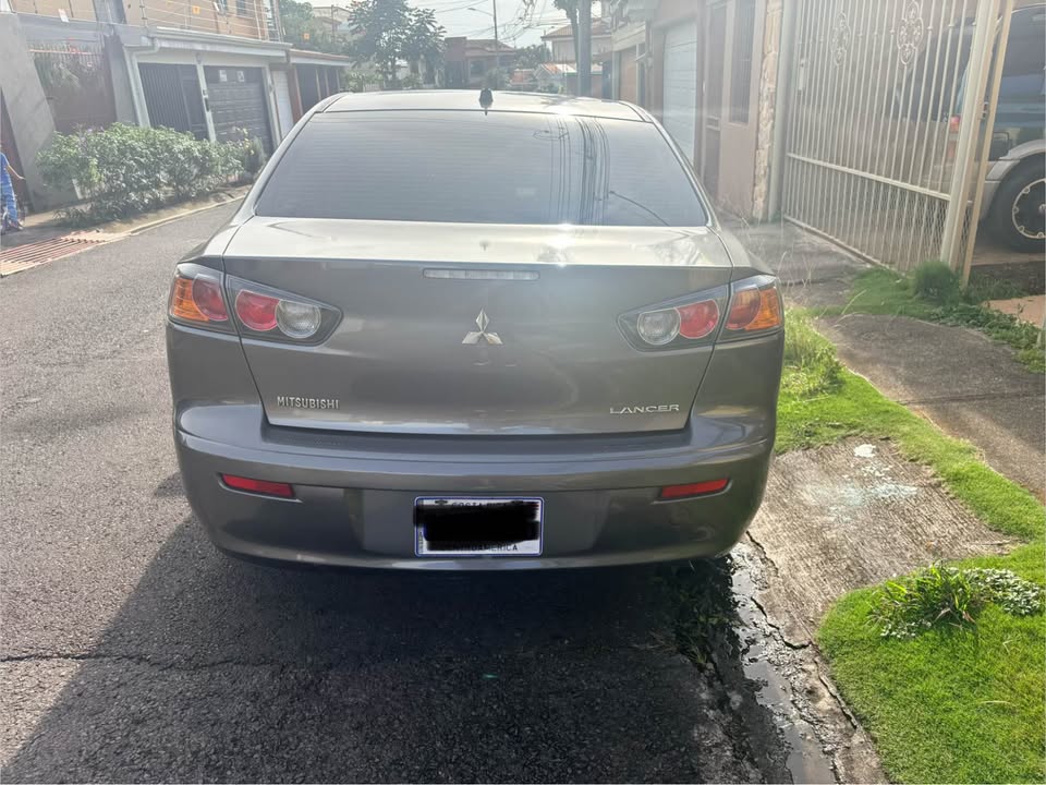 2010 Mitsubishi Lancer - foto 3