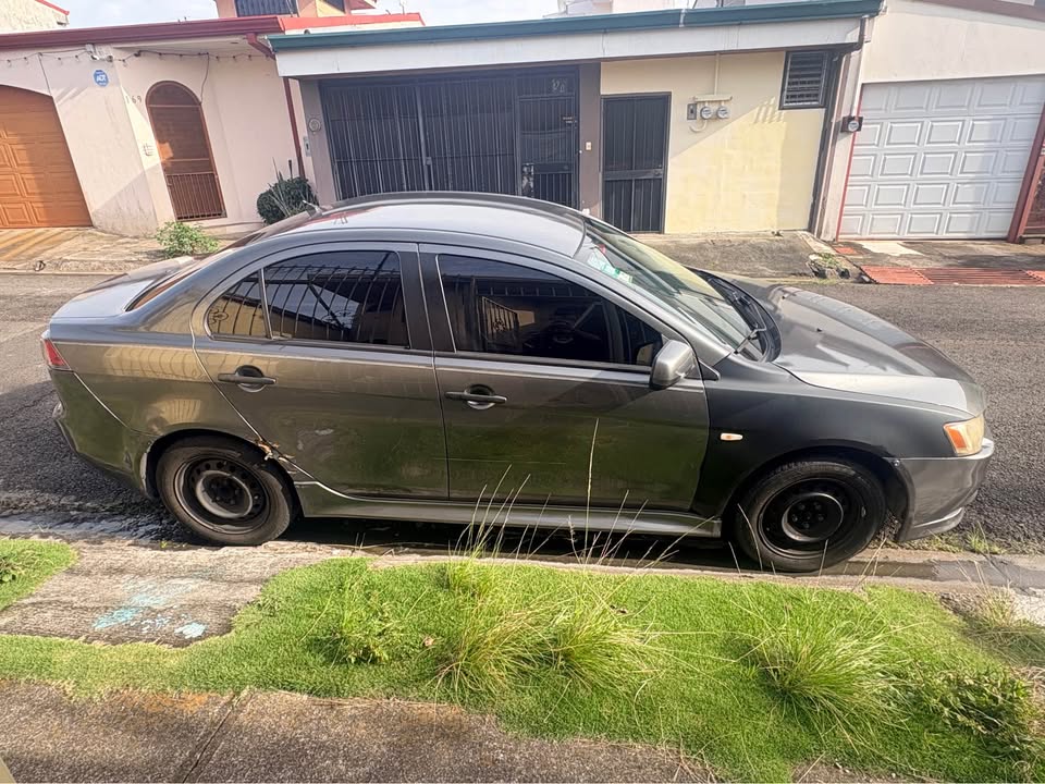 2010 Mitsubishi Lancer - foto 5