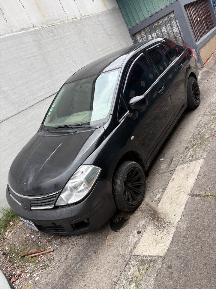 2010 Nissan Tiida - foto 4