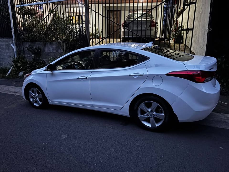 2013 Hyundai Elantra - foto 3