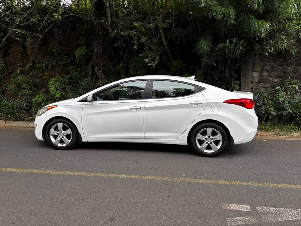 2013 Hyundai Elantra - foto 4