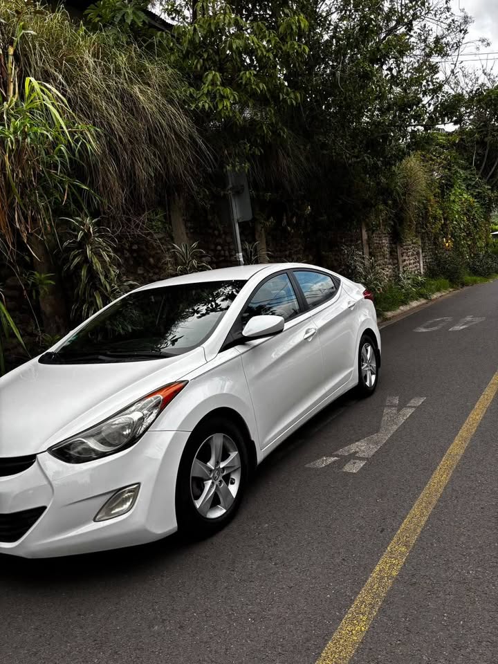 2013 Hyundai Elantra - foto 5