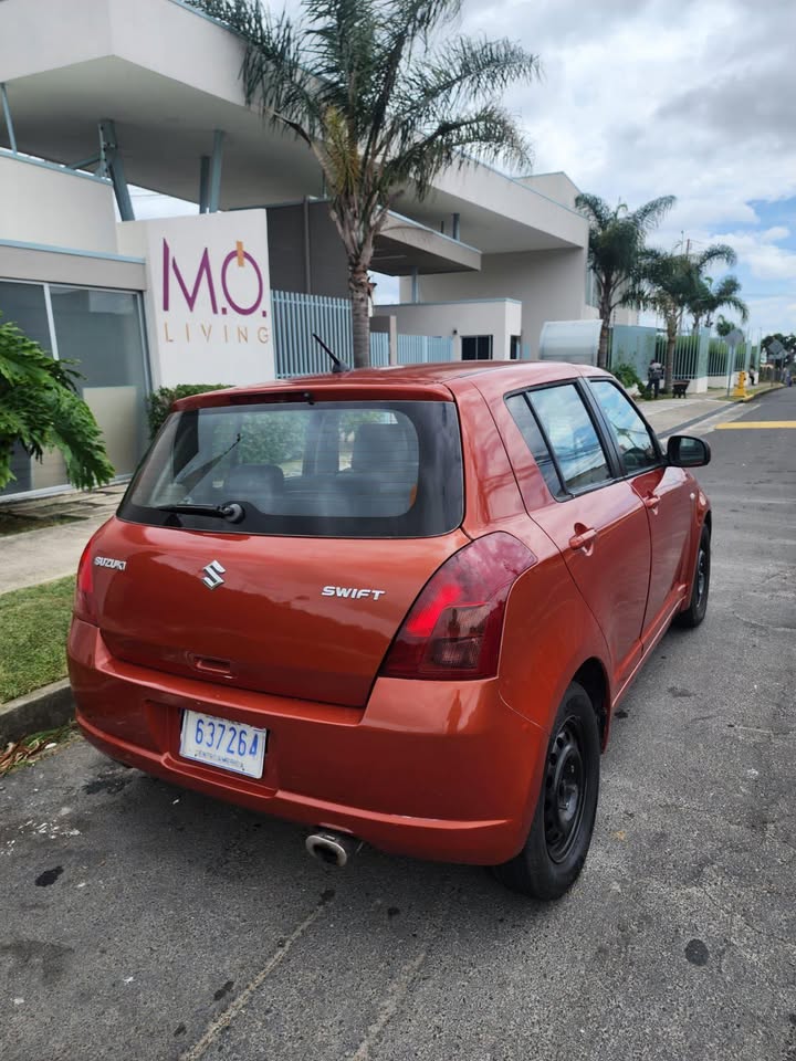 2006 Suzuki Swift - foto 2