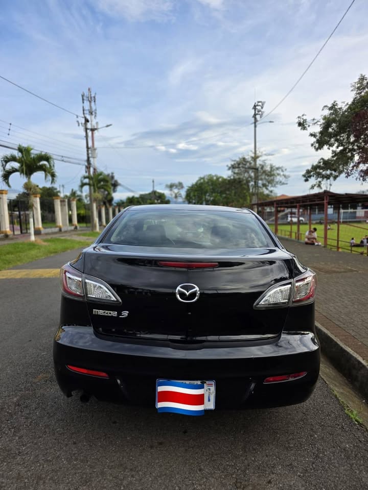 2013 Mazda Mazda3 - foto 2