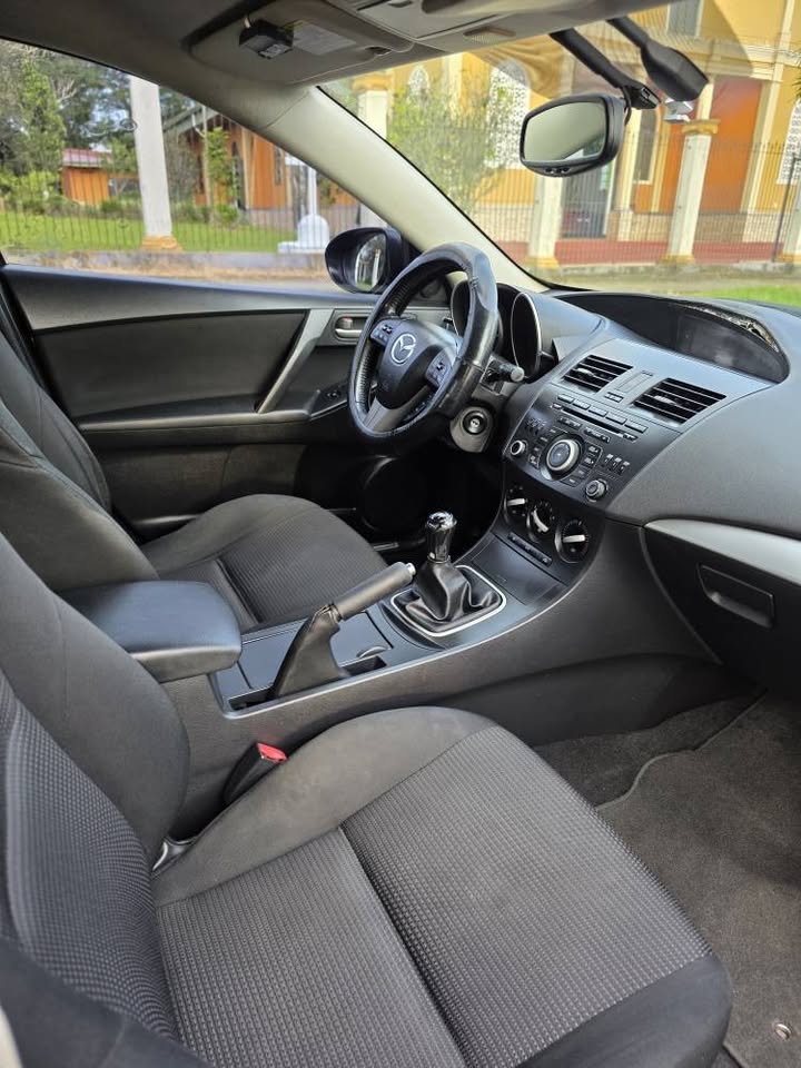 2013 Mazda Mazda3 - foto 3