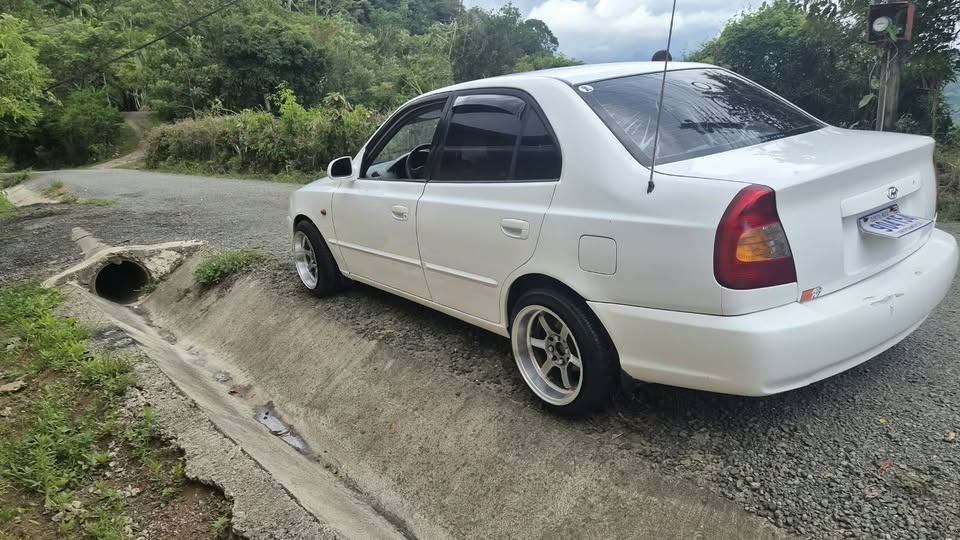 2000 Hyundai Verna - foto 2