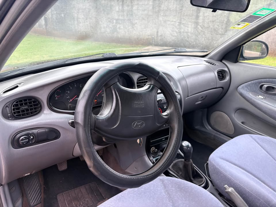 2000 Hyundai Elantra - foto 5