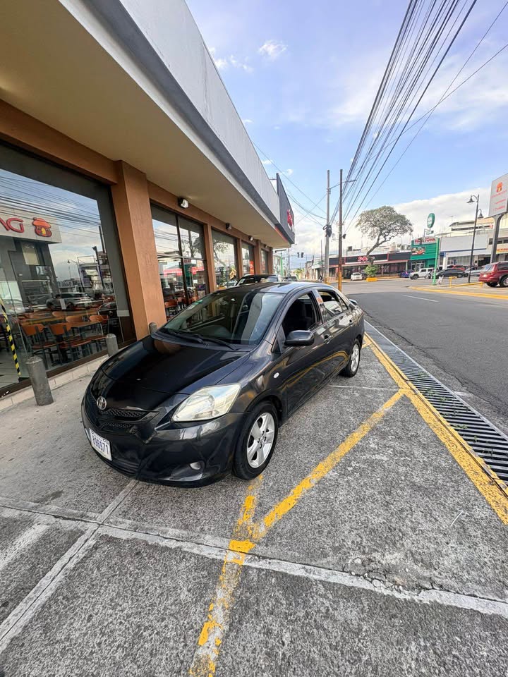 2008 Toyota Yaris - foto 3