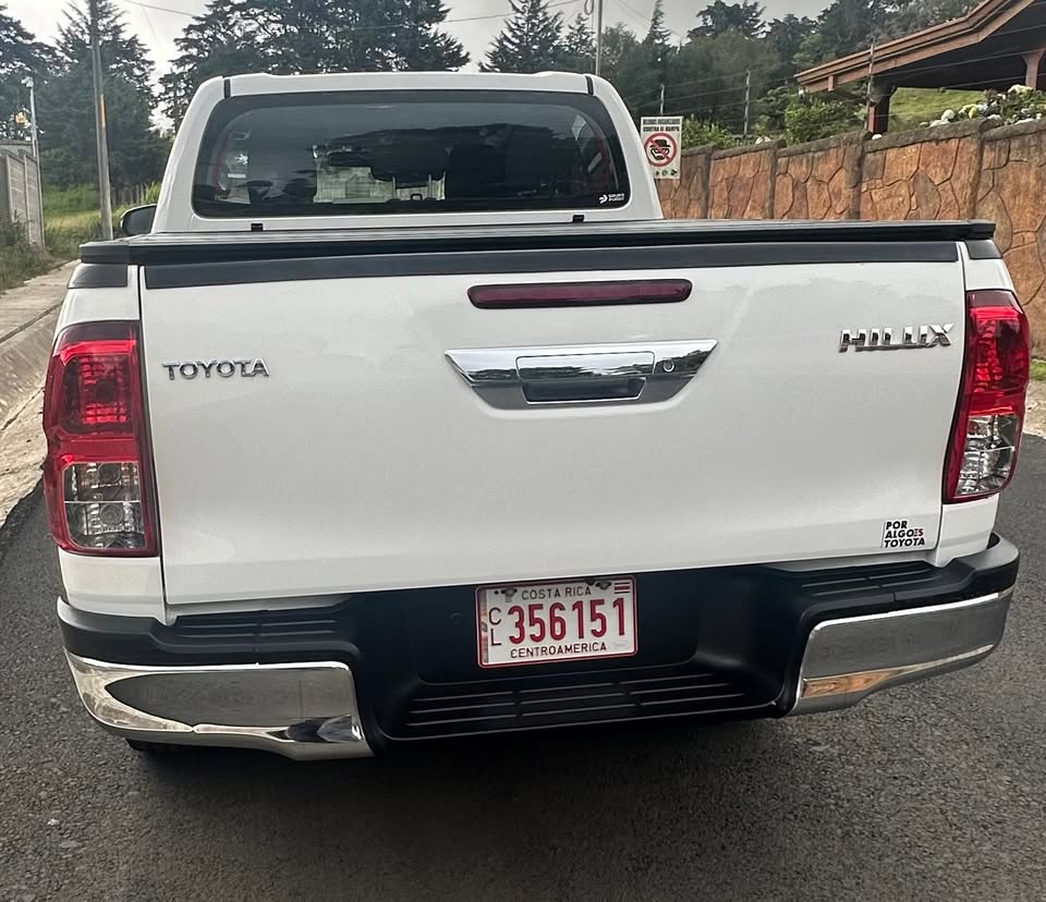 2024 Toyota Hilux - foto 2