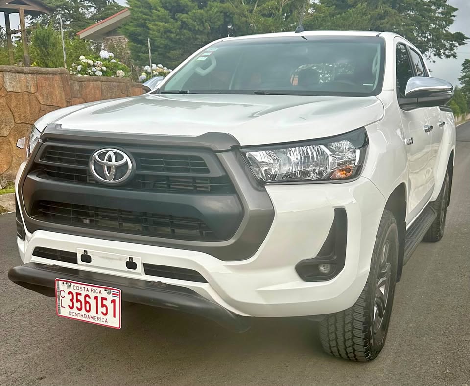 2024 Toyota Hilux - foto 3