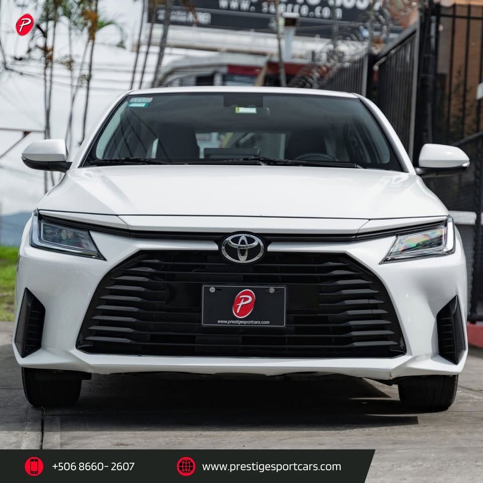 2024 Toyota Yaris - foto 2
