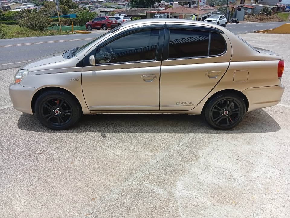 2003 Toyota Yaris - foto 3