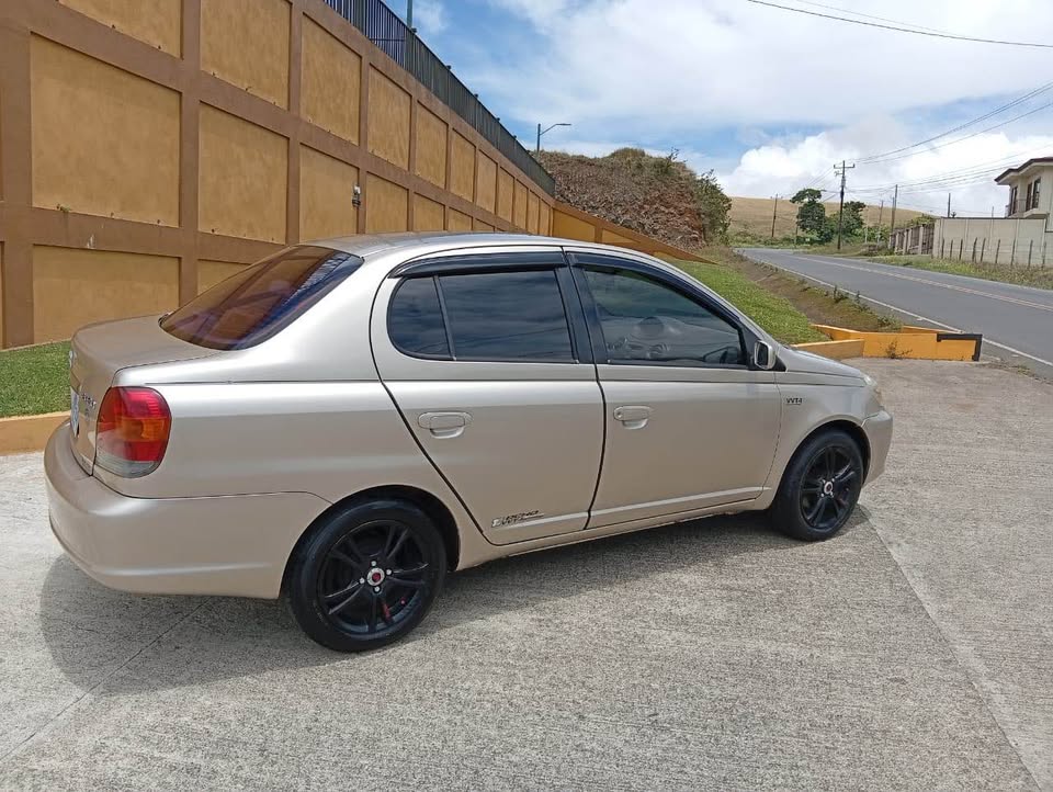 2003 Toyota Yaris - foto 4