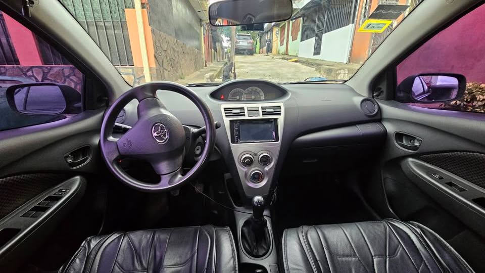 2007 Toyota Yaris - foto 2