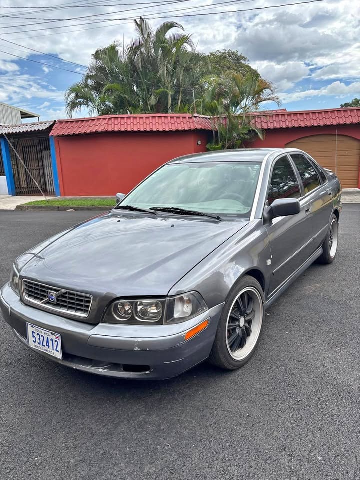 2004 Volvo S40