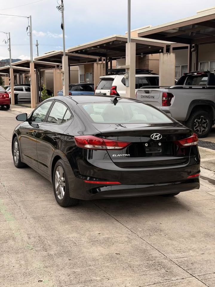 2017 Hyundai Elantra - foto 5