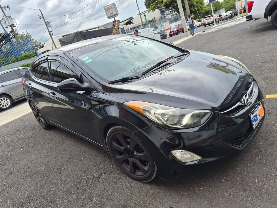 2013 Hyundai Elantra - foto 2