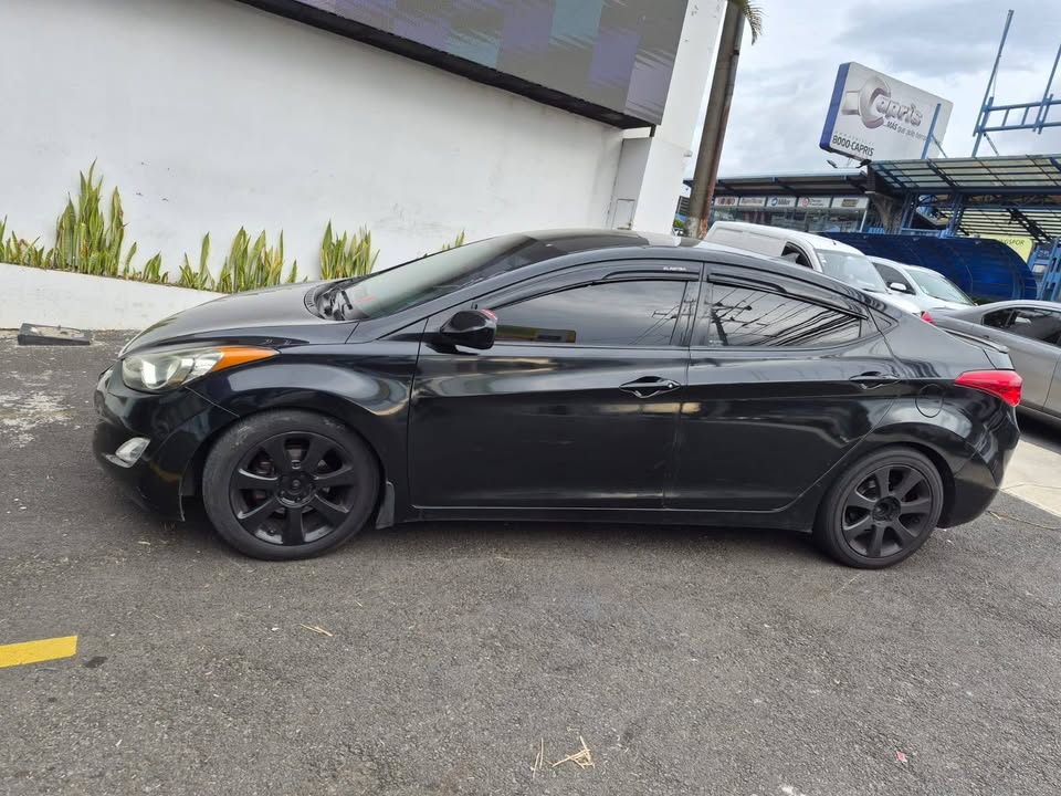2013 Hyundai Elantra - foto 3