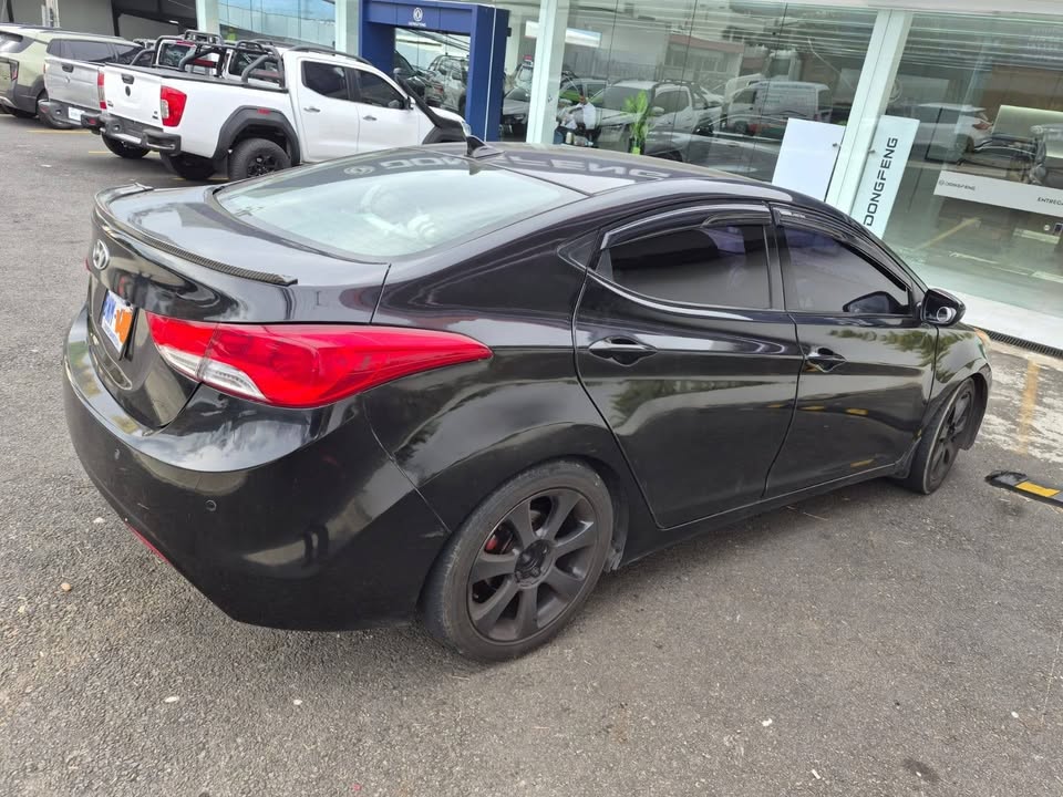 2013 Hyundai Elantra - foto 4