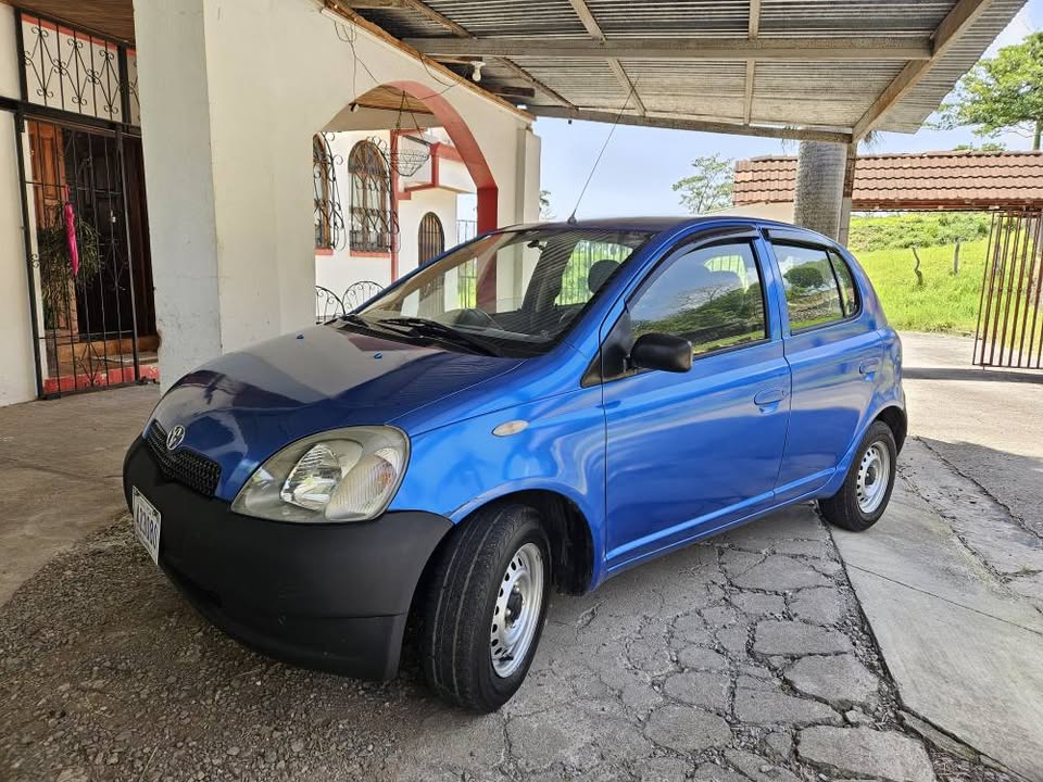 2001 Toyota Yaris - foto 2