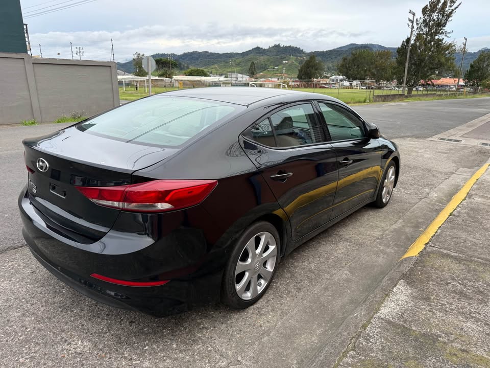 2018 Hyundai Elantra - foto 3