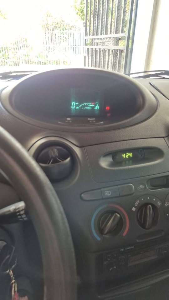 2003 Toyota Yaris - foto 5