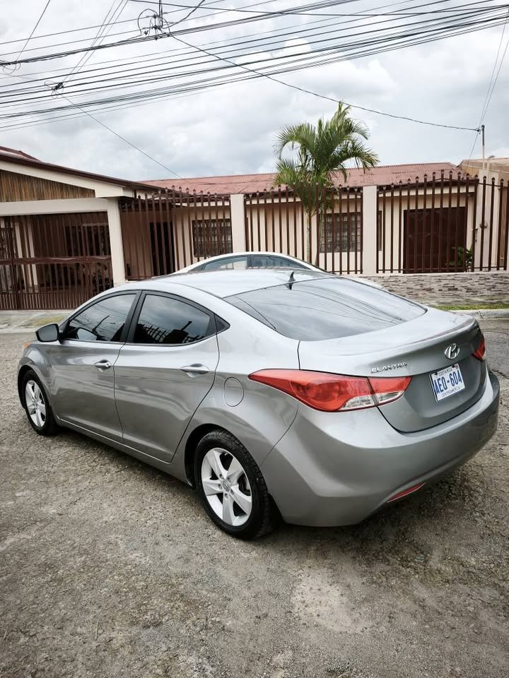 2012 Hyundai Elantra - foto 3