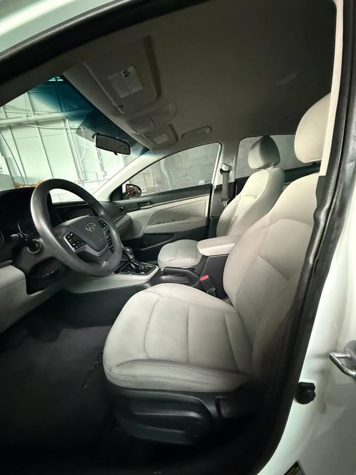 2017 Hyundai Elantra - foto 5