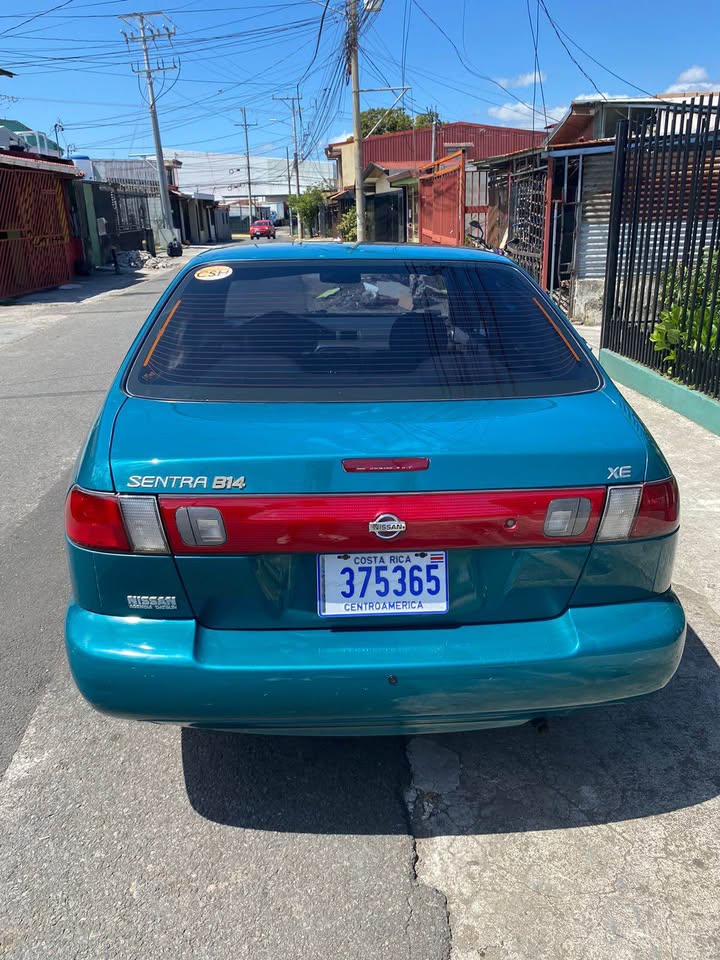 2000 Nissan Sentra - foto 2