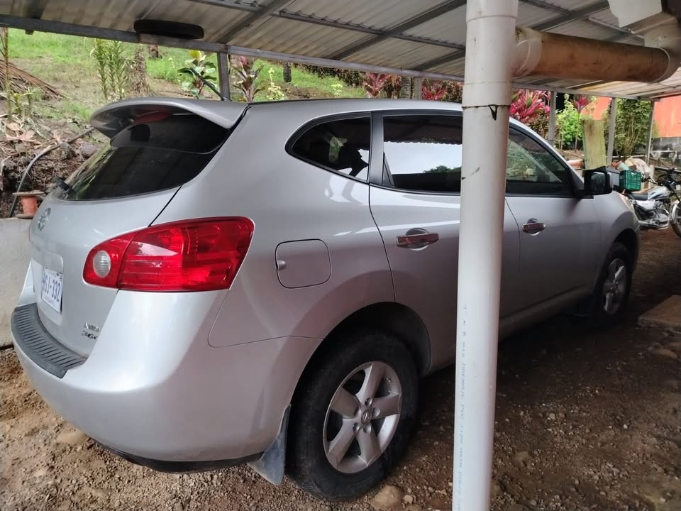 2010 Nissan Rogue - foto 2