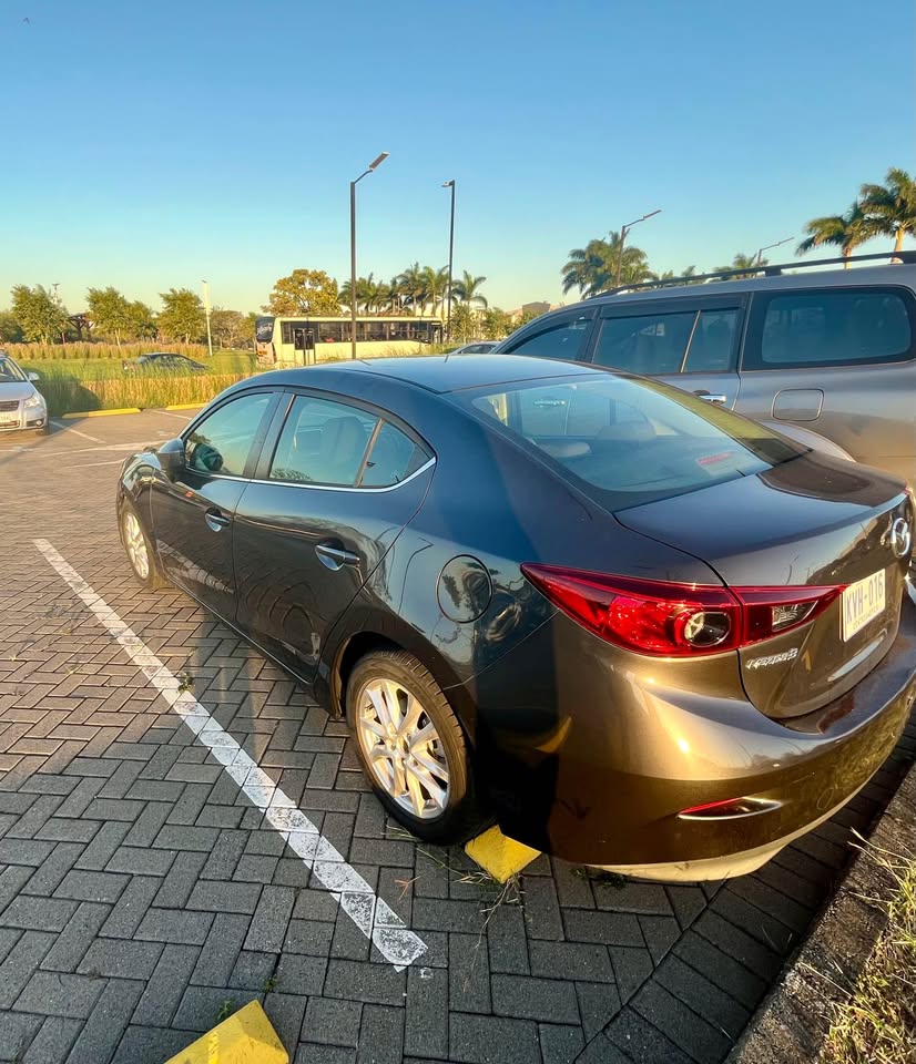 2015 Mazda Mazda3 - foto 2