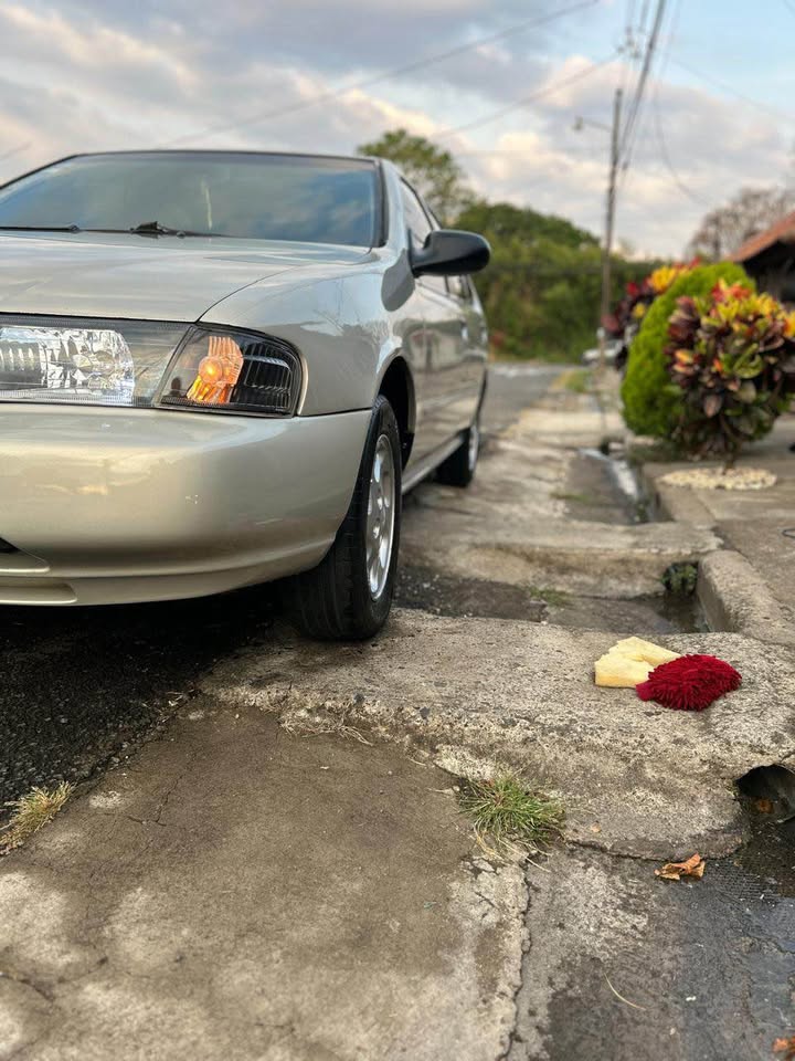 1996 Nissan Sentra - foto 4