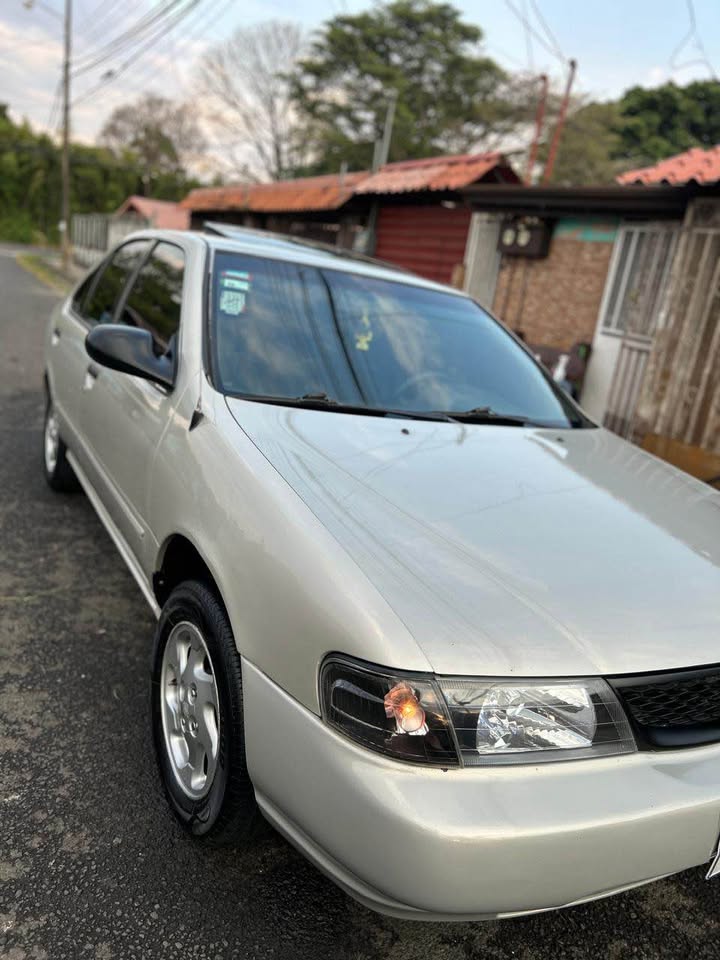 1996 Nissan Sentra - foto 5