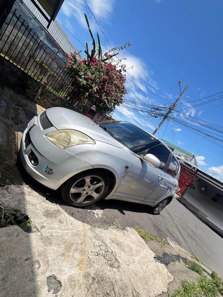 2007 Suzuki Swift - foto 2