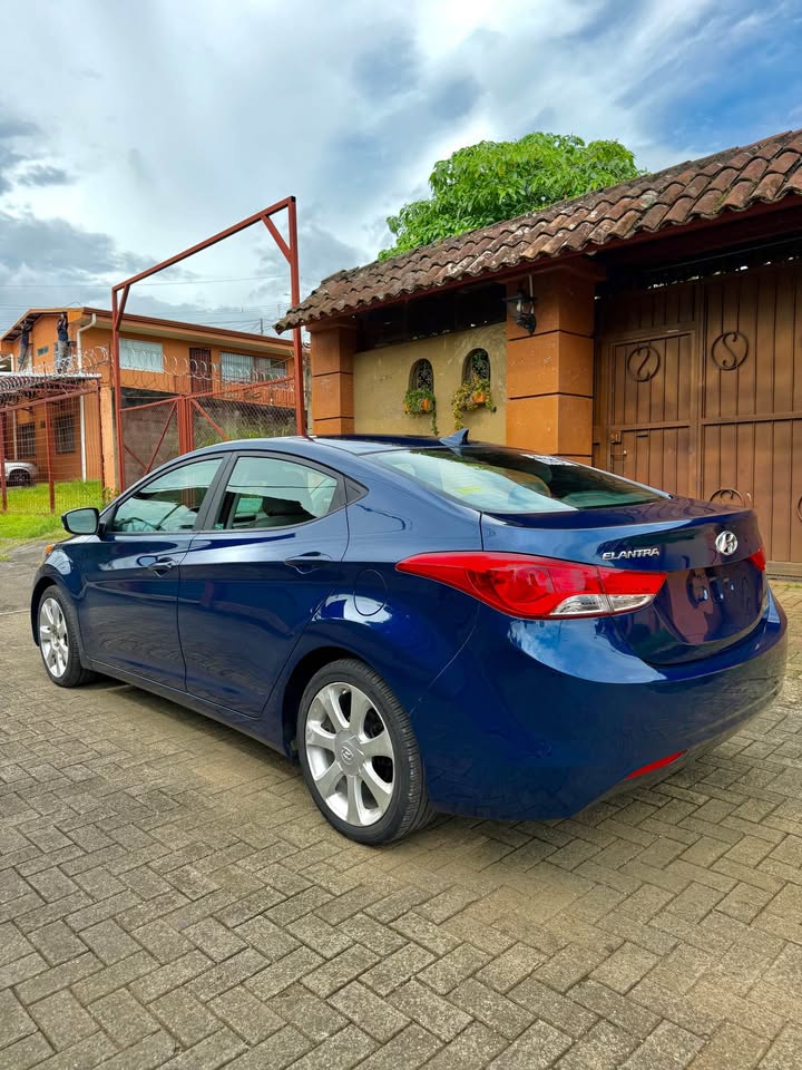 2012 Hyundai Elantra - foto 2