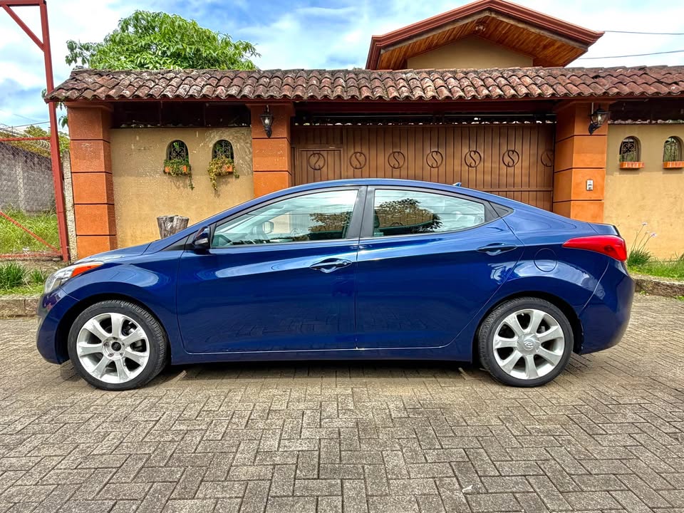 2012 Hyundai Elantra - foto 3