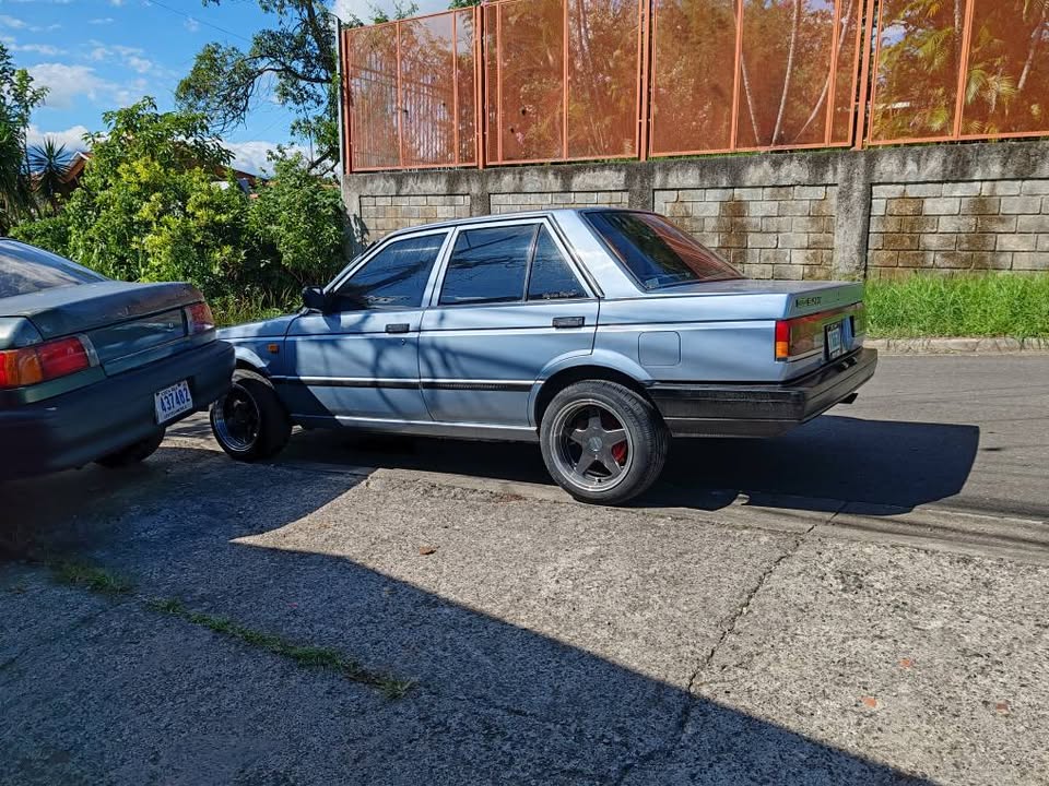 1988 Nissan Sentra - foto 2