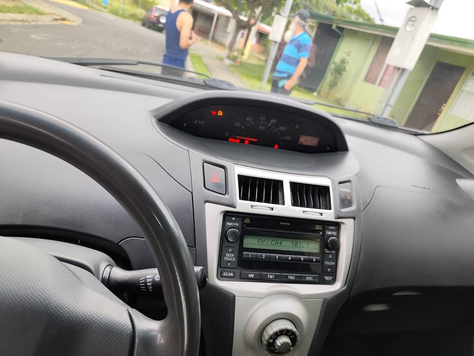 2007 Toyota Yaris - foto 4