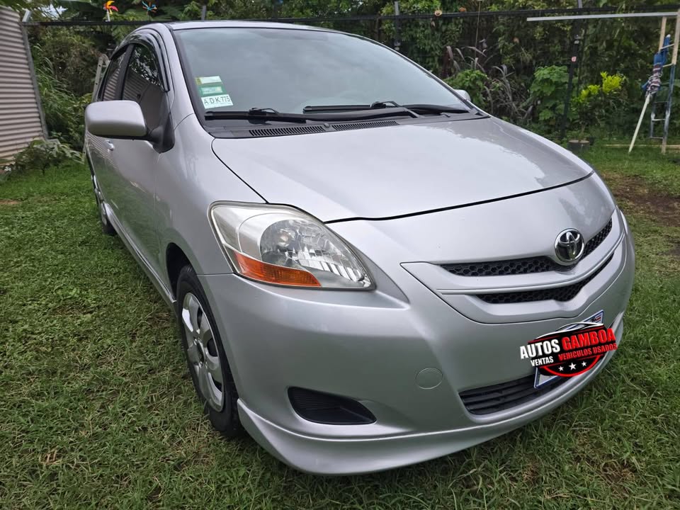 2007 Toyota Yaris - foto 2