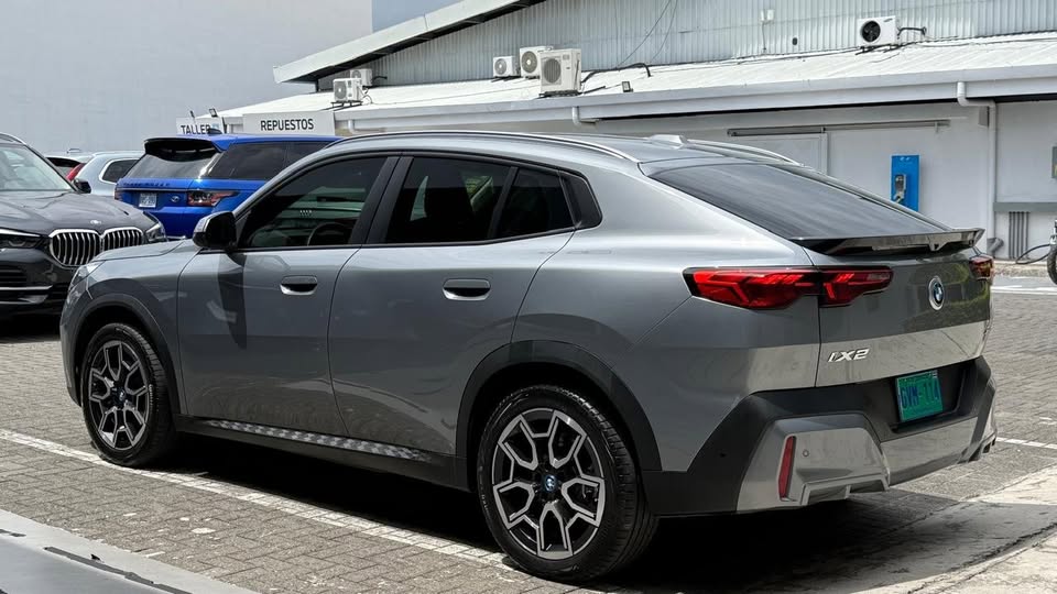 2025 BMW X2 - foto 2