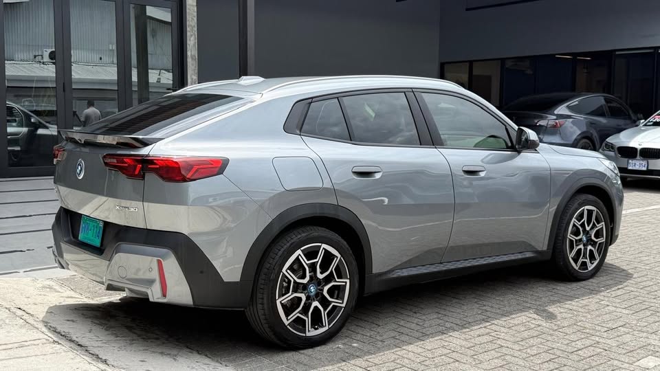 2025 BMW X2 - foto 3